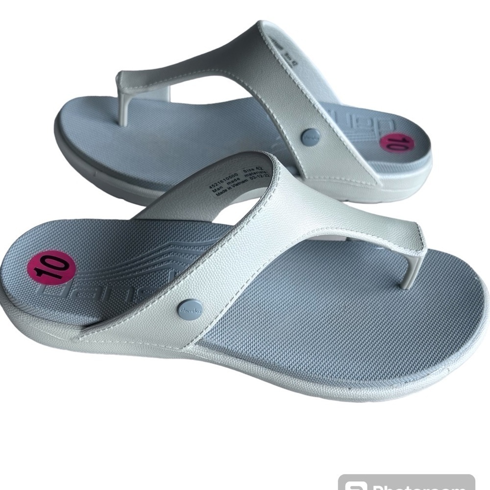 New Dansko Women's Sz 10 Krystal Slip-On Thong Lightweight Durable Sandal